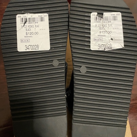 ✨BNIB✨ Steve Madden Sandals with gold hardware - Picture 7 of 7